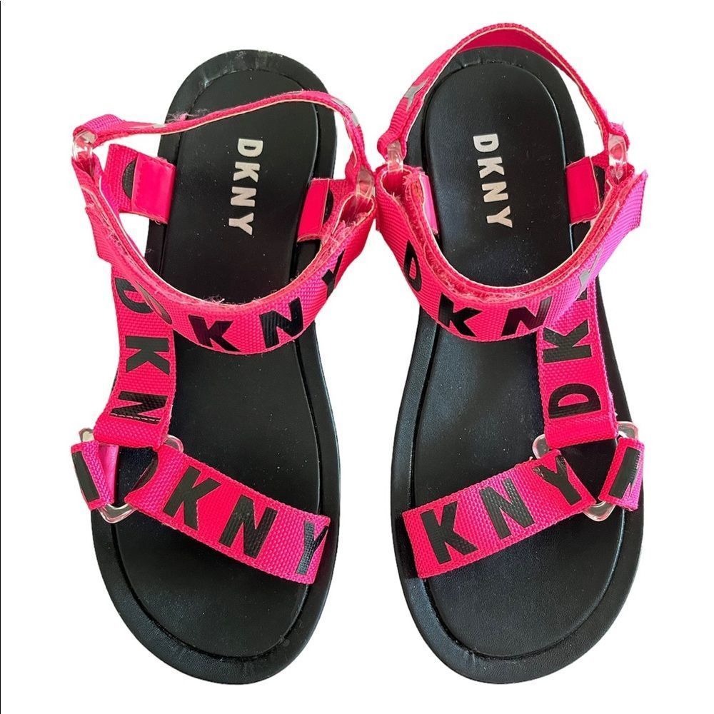 DKNY Ayli Women’s Platform Sandals Sz 7 Hot Pink Black Strap Logo in EUC